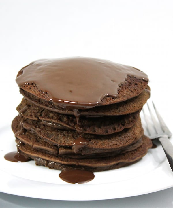 healthy-chocolate-lentil-pancakes-with-chocolate-sauce