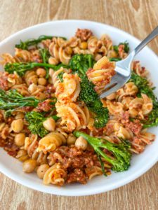 Sun-dried tomato pesto pasta