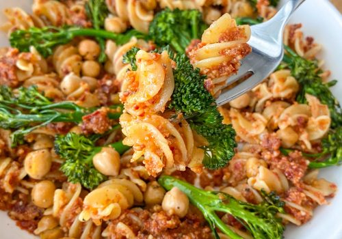 Sun-dried tomato pesto pasta